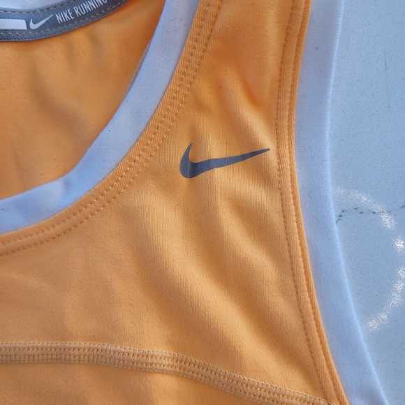 Nike Dri-Fit tank-top - women's size Small - Picture 4 of 15